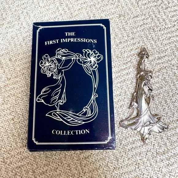 First Impressions Silver-plated Art Nouveau brooch 